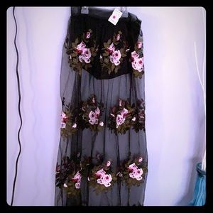 Beautiful skirt, never worn!